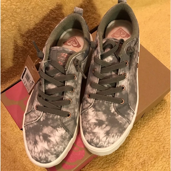 Roxy olive green tie-dyed women’s tennis shoes, size 8.5. - Picture 1 of 5